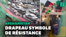 Des afghans déploient un drapeau géant contre les talibans pour célébrer la Fête de l’indépendance