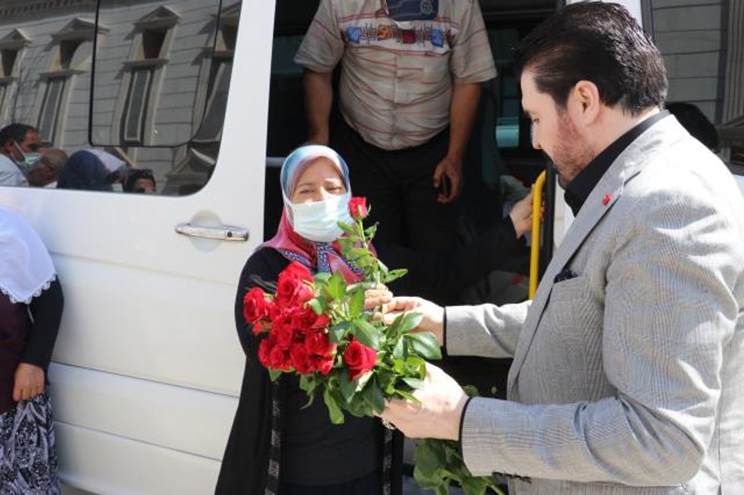 Diyarbakır annelerinden "Beyaz Yürüyüş"e hazırlanan Ağrı Belediyesine teşekkür ziyareti