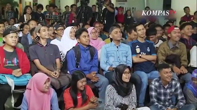 Stand Up Comedy Improve Dangdut Situasi Ridwan Remin pakai Eye Liner untuk Jadi Biduan