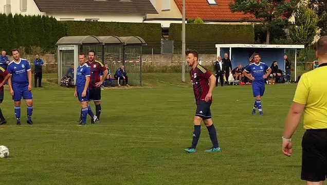 Das 2:0 für die SG Lenglern/Harste per Elfmeter von Oliver Waas