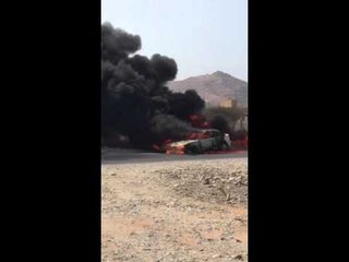 إصابة مواطنين بحريق مركبة في رأس الخيمة