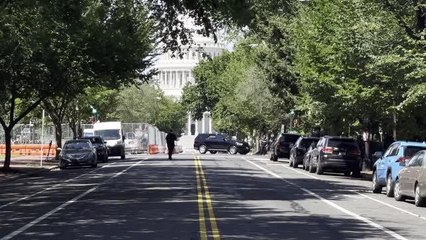 WASHINGTON - ABD Kongre binası yakınındaki şüpheli araç polisi alarma geçirdi