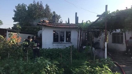 Çıkan yangın sonucu ev kullanılamaz hale geldi