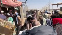 Afghans fleeing Taliban rule flock to Pakistan border