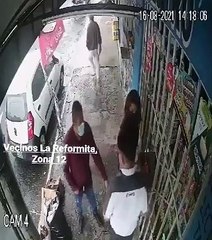 Asaltan a una pareja que compraba en una tienda de La Reformita, zona 12