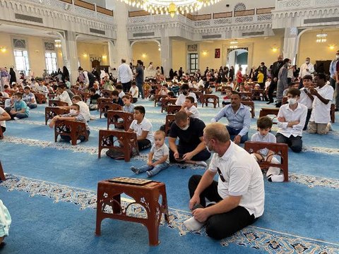 BAŞAKŞEHİR MERKEZ CAMİİ'NDE YAZ KURAN KURSU KAPANIŞ ETKİNLİĞİ
