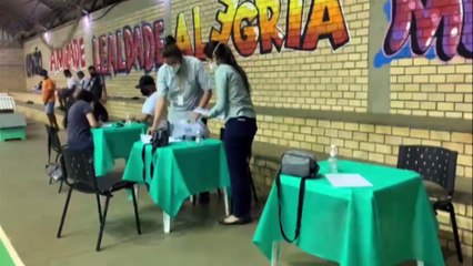 Noite é marcada por diversos atrativos para moradores de rua no Ginásio do Creas, no Coqueiral