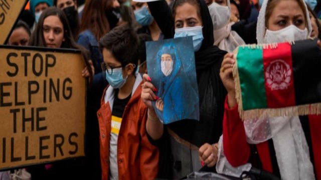 Women fearlessly stage protest against Taliban on streets