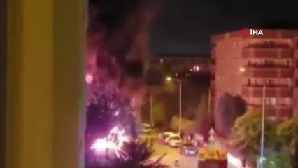 Bursa'da park halindeki minibüs alev alev yandı