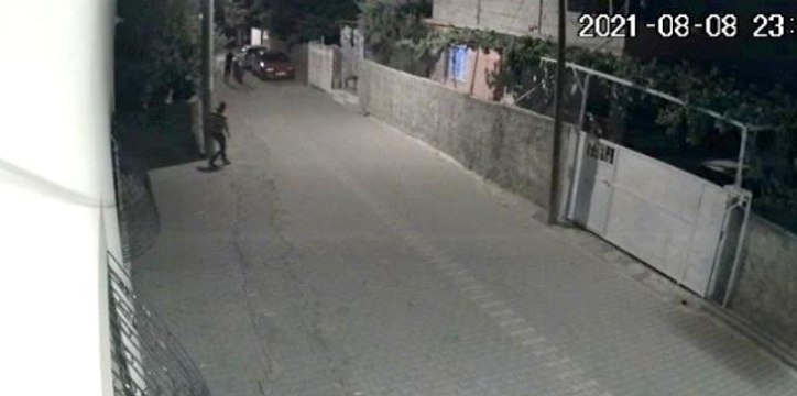 Biri gözcülük yaptı diğeri elektrikli bisikleti çaldı