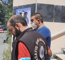 Son dakika haberi... BIÇAKLA KENDİSİNİ KOVALAYAN ARKADAŞINI ÖLDÜRDÜ