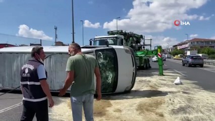 E-5 karayolu Edirne istikametinde 2 araç bilinmeyen bir nedenle kaza yaptı