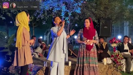 Aryana Sayeed, chi è la pop star e attivista afghana che è riuscita a fuggire da Kabul