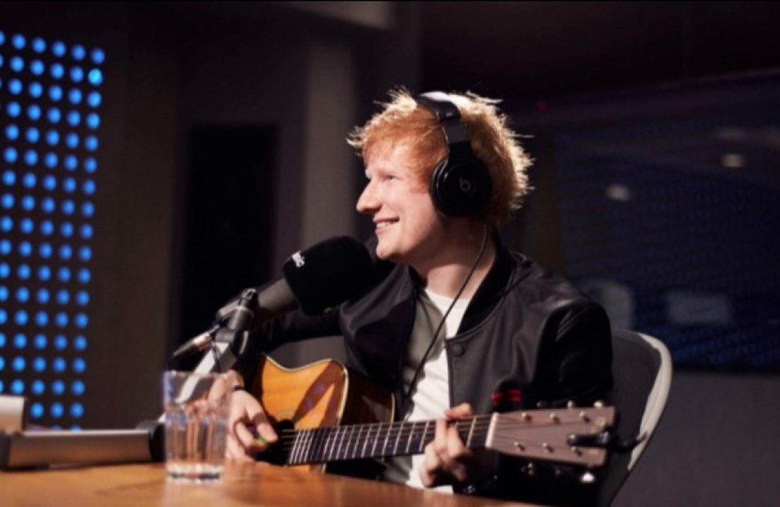 Ed Sheeran kauft endlich ein Handy