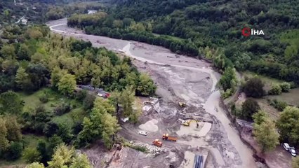 Selde yıkılan köprünün yerine 36 metrelik panel köprü inşa ediliyor