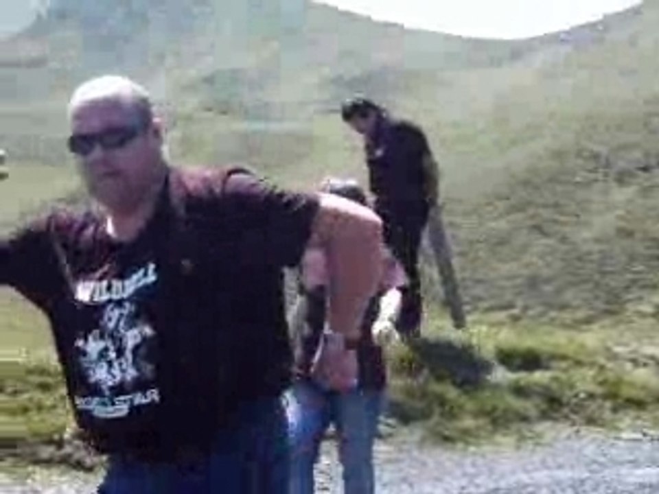 Petite pose au sommet du col
