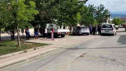 İnegöl'de ağaca çarpan kamyonetin sürücüsü yaralandı