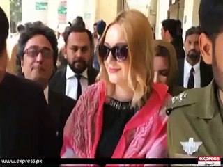 model liza smuggling case
