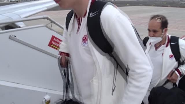 Paralimpik 2020 Oyunları'nda Türkiye'yi temsil edecek sporcular Japonya'ya geldi (2)