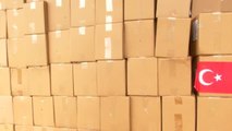 Türkiye'nin gönderdiği 12 tonluk tıbbı malzeme, Senegal Sağlık Bakanı Sarr'a teslim edildi
