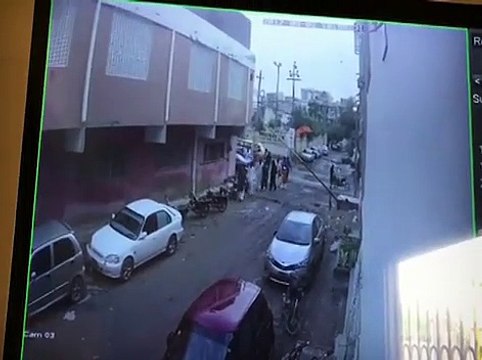 MQM-P’s Khawaja Izhar escapes assassination bid in Karachi