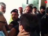 Arif Alvi grabs Karachi police officer 'by the collar'