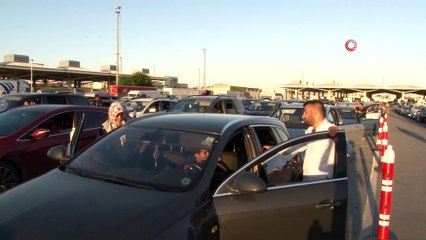 Kapıkule'den saatte 230 araç geçiyor