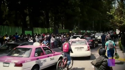 Largas filas y caos en el segundo día de vacunación centennial en Xochimilco