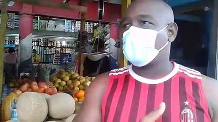 Fredys Marimón, uno de los vendedores del centro de Barranquilla, pide menos persecución