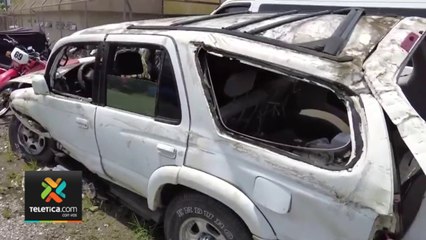 Vehículos abandonados en Ciudad Neilly generan riesgo a la población