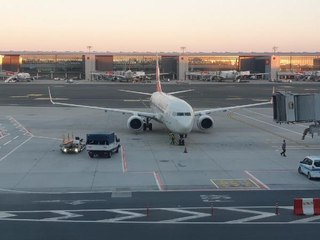 AFGANİSTAN'DAN TAHLİYE EDİLEN 160 YOLCU DAHA TÜRKİYE'YE GETİRİLDİ-1