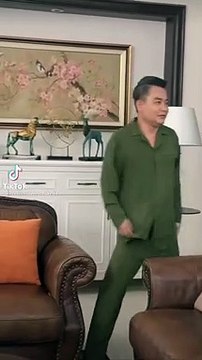 Clip nghi vấn bố Long (Hương Vị Tình Thân) nhảy nhót vì tin vui