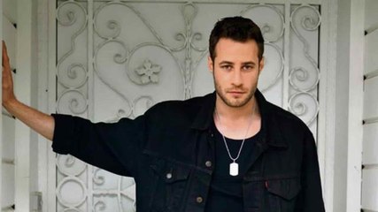 Oyuncu Ozan Dolunay'dan iç çamaşırsız pozlarını paylaşan sevgilisi yorum: Evde yangın var