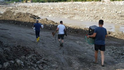 Sel bölgesindeki esnaf perişan halde