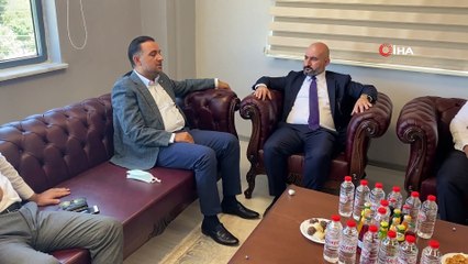 Baybatur önce başkanları tebrik etti, sonra gençlerle oyun oynadı