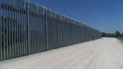 Grecia levanta un muro con Turquía para evitar la entrada de migrantes afganos