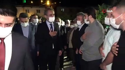 Bakan Özer, amcasının ailesine taziyede bulundu