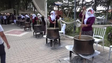 Aşure kazanları birlik ve beraberlik için kaynadı