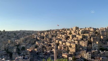 Ürdün'de mağaradan dönüştürülen "Mrah Salameh" restoranı ziyaretçilerini zamanda yolculuğa çıkarıyor