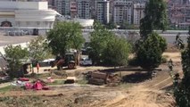 Eyüpsultan'daki parkta, yürütmeyi durdurma kararına rağmen İBB'nin yıkım çalışmaları sürüyor