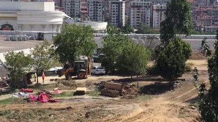 Eyüpsultan'daki parkta, yürütmeyi durdurma kararına rağmen İBB'nin yıkım çalışmaları sürüyor