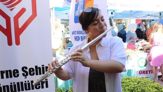 Üretici kadınlar selzedelere destek için kermes düzenledi