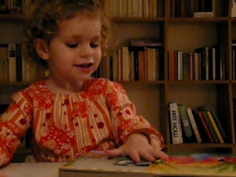 zoe fait un puzzle