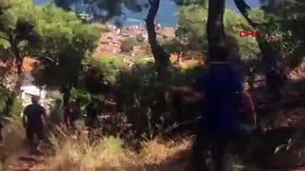 Heybeliada'da insan zinciri: Halk pet şişelerle su taşıyor