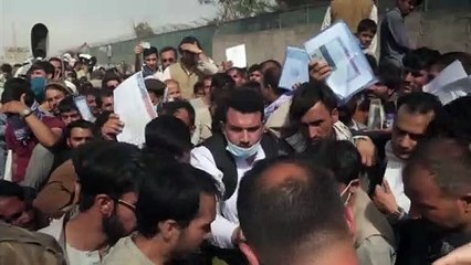 Afghanistan : poursuite des évacuations, concertations politiques entre talibans