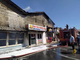 Son dakika haberi: TARSUS'TA KAFE VE KAHVEHANE YANGINI; 1 İTFAİYECİ DUMANDAN ETKİLENDİ