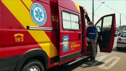 Motorista perde o controle e atinge traseira de caminhão na Avenida das Pombas