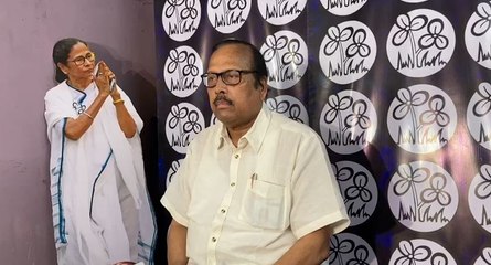 যে সাত কেন্দ্রে ভোট বাকি, সেখানকার কোভিড পরিস্থিতি জানিয়ে কমিশনকে চিঠি দিচ্ছে তৃণমূল