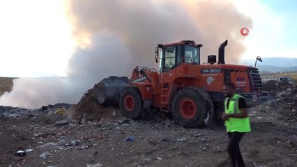 Karabük’te çöplükte çıkan yangını söndürme çalışmaları sürüyor
