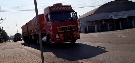 VOLVO FH 440 GLOBETROTTER I-SHIFT VERMELHO BITREM GUERRA 7 EIXOS 19,80 METROS RODOSENI